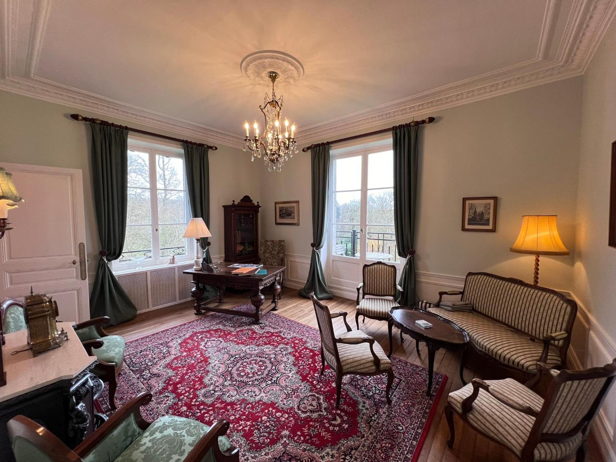 Superior King Room,1518661690:JPEG